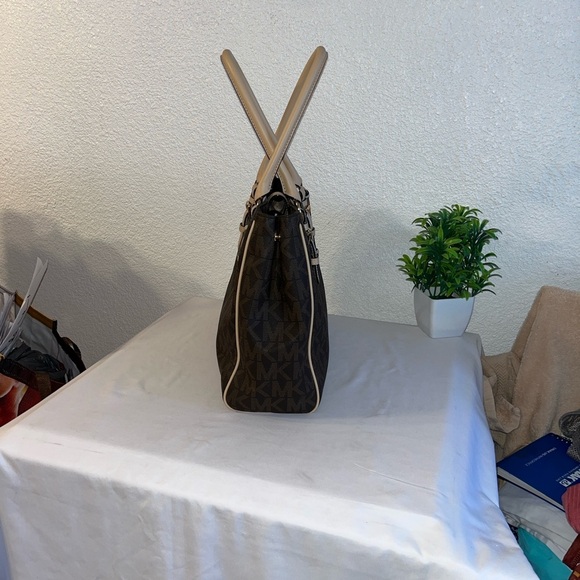 Michael Kors Dark Brown and Tan Logo Tote - Picture 4 of 16